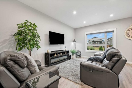 6015 17 Street, Lloydminster, AB - Indoor Photo Showing Living Room