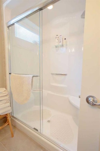 2809 11 Avenue, Wainwright, AB - Indoor Photo Showing Bathroom