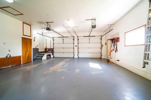 405065 Rge Rd 63, Czar, AB - Indoor Photo Showing Garage