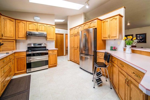405065 Rge Rd 63, Czar, AB - Indoor Photo Showing Kitchen