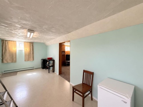 215 14 Street, Wainwright, AB - Indoor Photo Showing Other Room