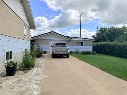 215 14 Street, Wainwright, AB - Outdoor