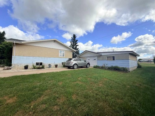215 14 Street, Wainwright, AB - Outdoor