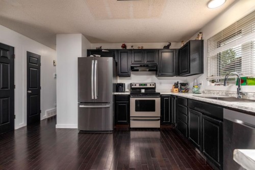 5411 28 Street, Lloydminster, AB - Indoor Photo Showing Kitchen