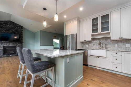 6113 20 Street Close, Lloydminster, AB - Indoor Photo Showing Kitchen With Upgraded Kitchen