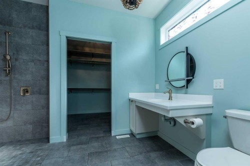 6113 20 Street Close, Lloydminster, AB - Indoor Photo Showing Bathroom