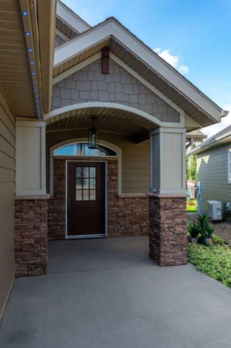 6113 20 Street Close, Lloydminster, AB - Outdoor