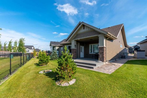 6113 20 Street Close, Lloydminster, AB - Outdoor