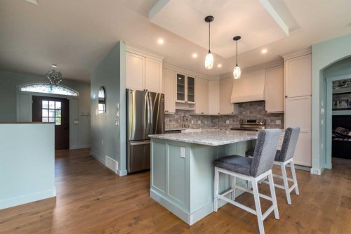 6113 20 Street Close, Lloydminster, AB - Indoor Photo Showing Kitchen With Upgraded Kitchen