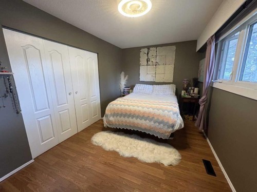 3410 51A Avenue, Lloydminster, AB - Indoor Photo Showing Bedroom