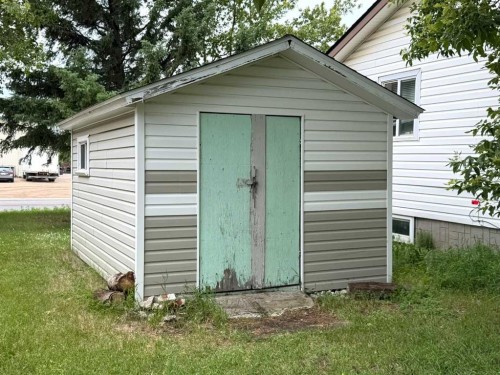 1236 1 Avenue, Wainwright, AB - Outdoor With Exterior