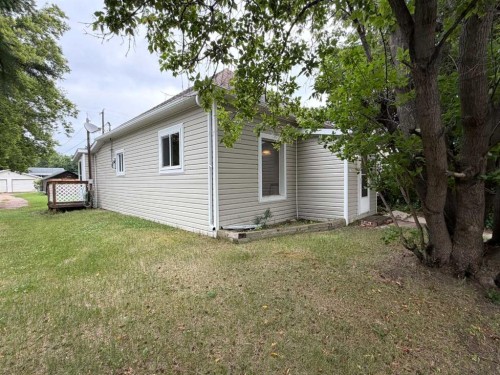 1236 1 Avenue, Wainwright, AB - Outdoor