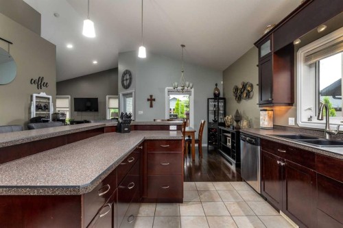 7213 40 Street, Lloydminster, AB - Indoor Photo Showing Kitchen With Double Sink
