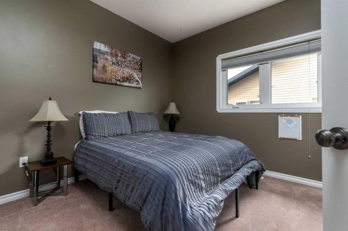 7213 40 Street, Lloydminster, AB - Indoor Photo Showing Bedroom