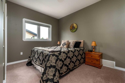 7213 40 Street, Lloydminster, AB - Indoor Photo Showing Bedroom