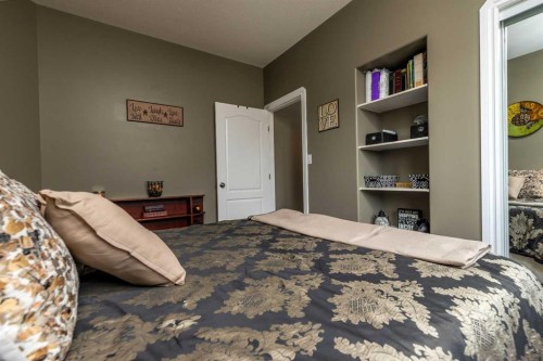 7213 40 Street, Lloydminster, AB - Indoor Photo Showing Bedroom
