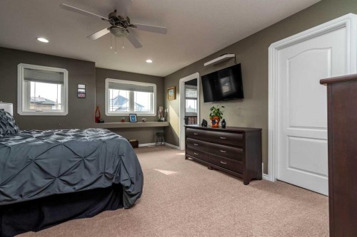 7213 40 Street, Lloydminster, AB - Indoor Photo Showing Bedroom
