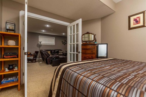 7213 40 Street, Lloydminster, AB - Indoor Photo Showing Bedroom