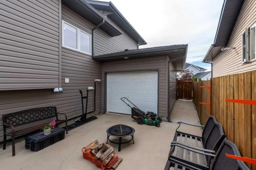 7213 40 Street, Lloydminster, AB - Outdoor With Exterior
