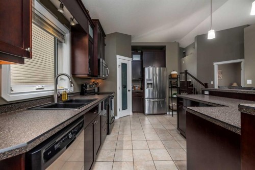 7213 40 Street, Lloydminster, AB - Indoor Photo Showing Kitchen With Stainless Steel Kitchen With Double Sink