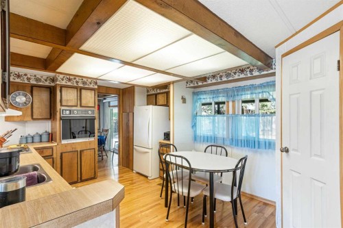 5024 49 Avenue, Kitscoty, AB - Indoor