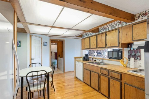 5024 49 Avenue, Kitscoty, AB - Indoor Photo Showing Kitchen With Double Sink