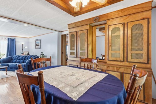 5024 49 Avenue, Kitscoty, AB - Indoor Photo Showing Dining Room
