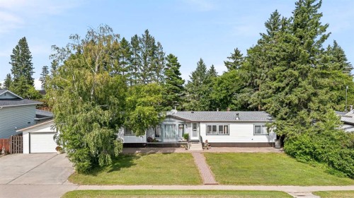 5024 49 Avenue, Kitscoty, AB - Outdoor