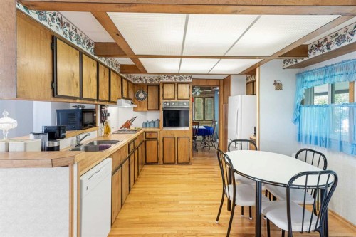 5024 49 Avenue, Kitscoty, AB - Indoor Photo Showing Kitchen With Double Sink