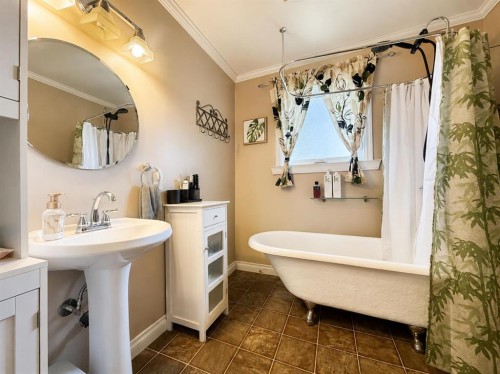 5509 45 Street, Provost, AB - Indoor Photo Showing Bathroom