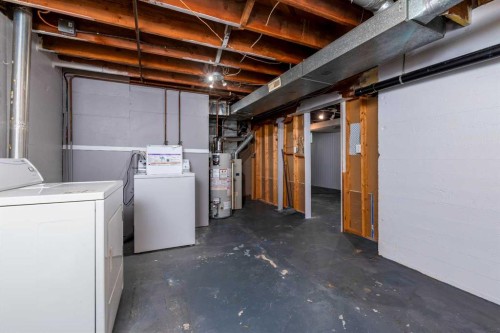 5101 55 Street, Lloydminster, AB - Indoor Photo Showing Laundry Room
