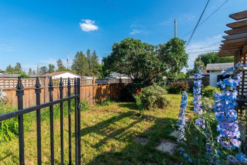 5101 55 Street, Lloydminster, AB - Outdoor