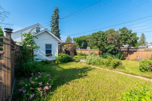 5101 55 Street, Lloydminster, AB - Outdoor