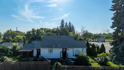 5101 55 Street, Lloydminster, AB - Outdoor