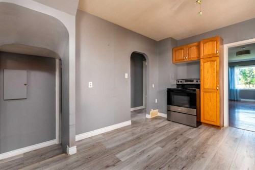 5101 55 Street, Lloydminster, AB - Indoor Photo Showing Kitchen