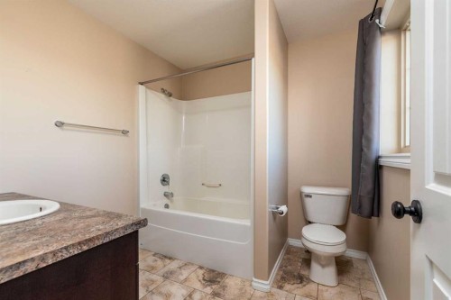 59-2715 73 Avenue, Lloydminster, AB - Indoor Photo Showing Bathroom