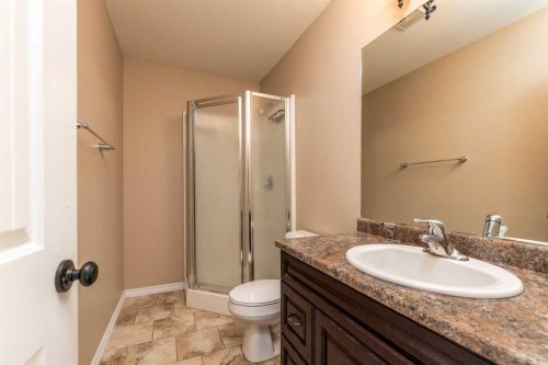 59-2715 73 Avenue, Lloydminster, AB - Indoor Photo Showing Bathroom