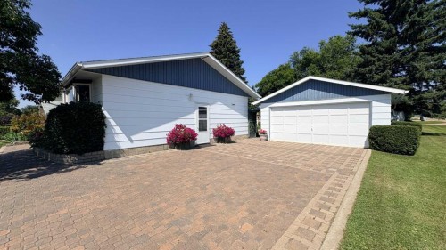 1046 17 Avenue, Wainwright, AB 
