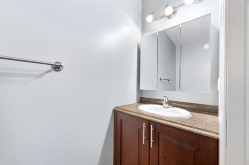 4014 74 Avenue, Lloydminster, AB 