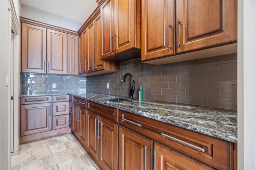 6205 17 Street Close, Lloydminster, AB 