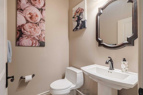 6205 17 Street Close, Lloydminster, AB 
