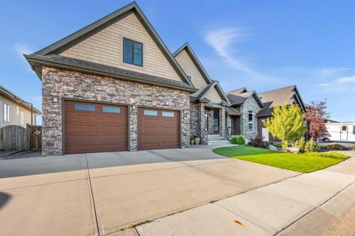 6205 17 Street Close, Lloydminster, AB 