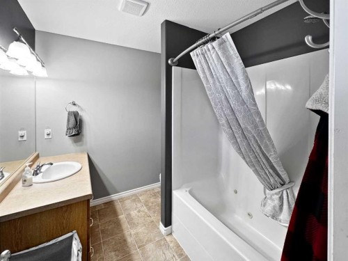 3102 65 Avenue, Lloydminster, AB 