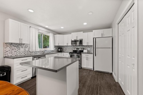 3910 57 Avenue, Lloydminster, AB 
