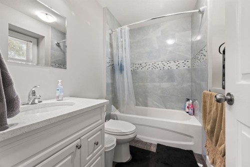 3910 57 Avenue, Lloydminster, AB 