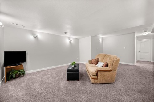 3910 57 Avenue, Lloydminster, AB 