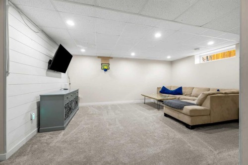 2105 52 Avenue Close, Lloydminster, AB 