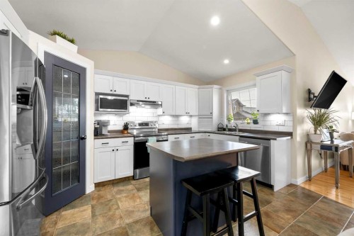2105 52 Avenue Close, Lloydminster, AB 