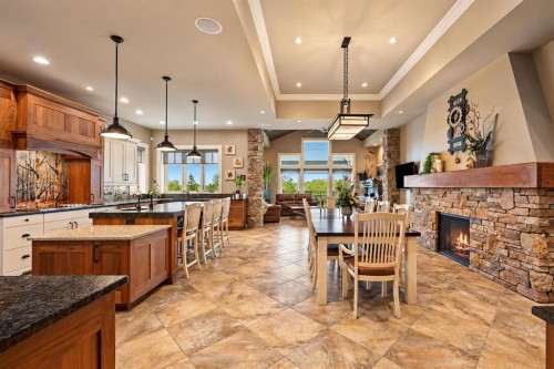 2012 63 Avenue, Lloydminster, AB 