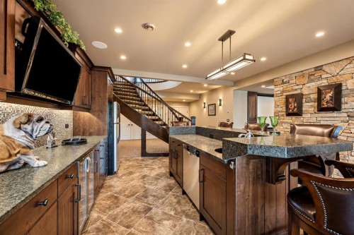 2012 63 Avenue, Lloydminster, AB 